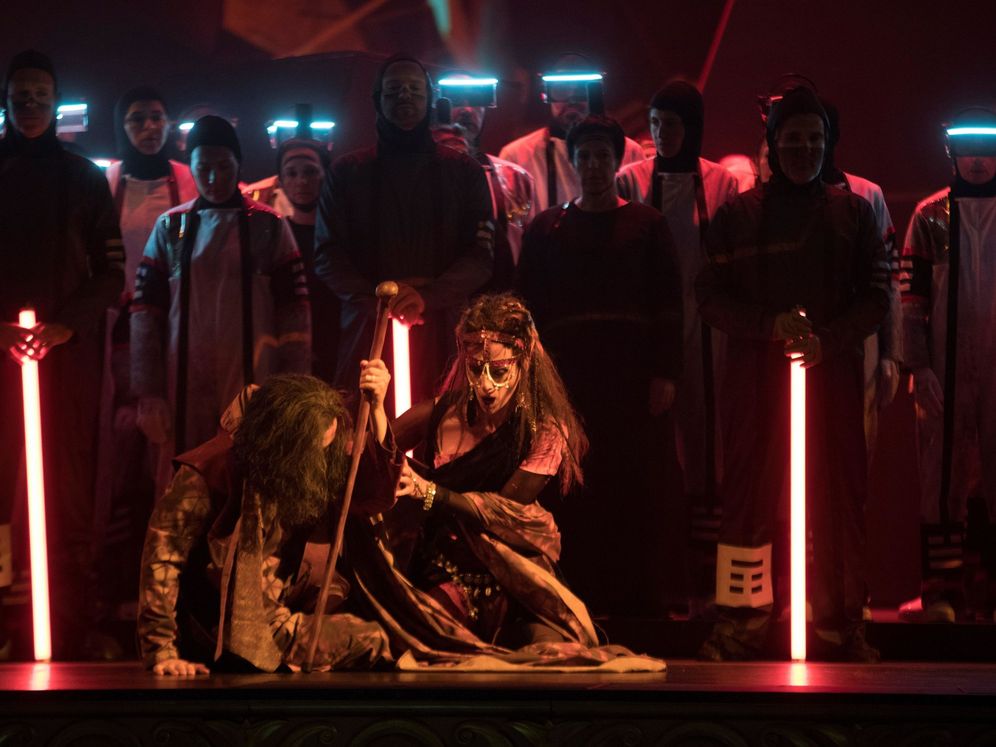 Foto: Estreno mundial de la nueva producción de la ópera "turandot" en el gran teatro del Liceu. (EFE)