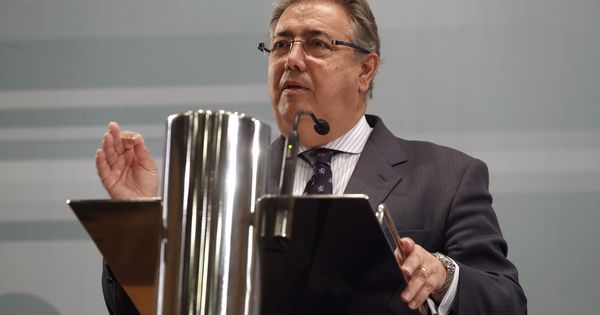 Foto: El ministro del Interior, Juan Ignacio Zoido, durante la rueda de prensa que ofreció el pasado 27 de diciembre. (EFE)