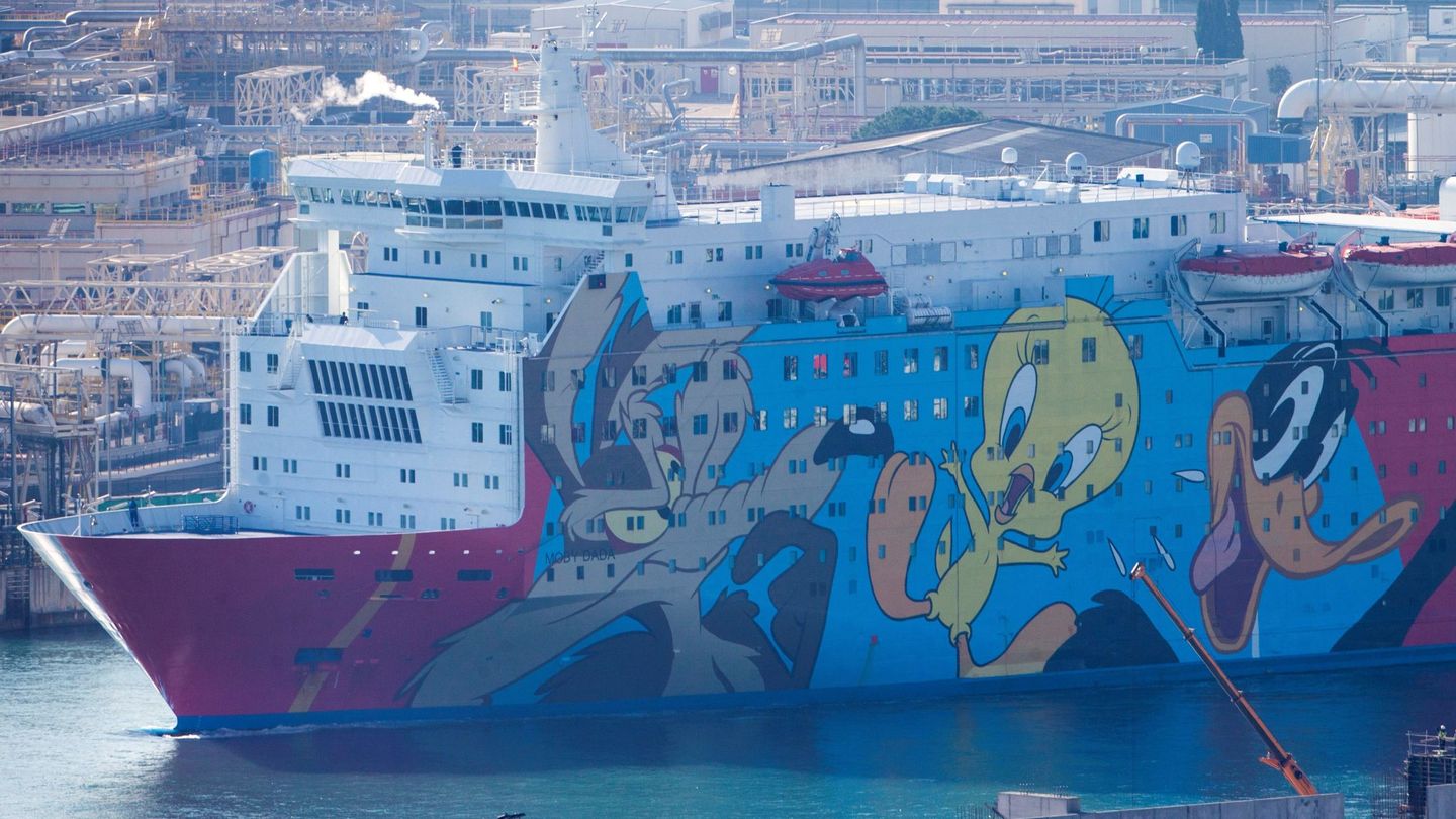 Crucero convertido en hotel flotante para los policías desplazados a Barcelona para intentar frenar el 1-O.