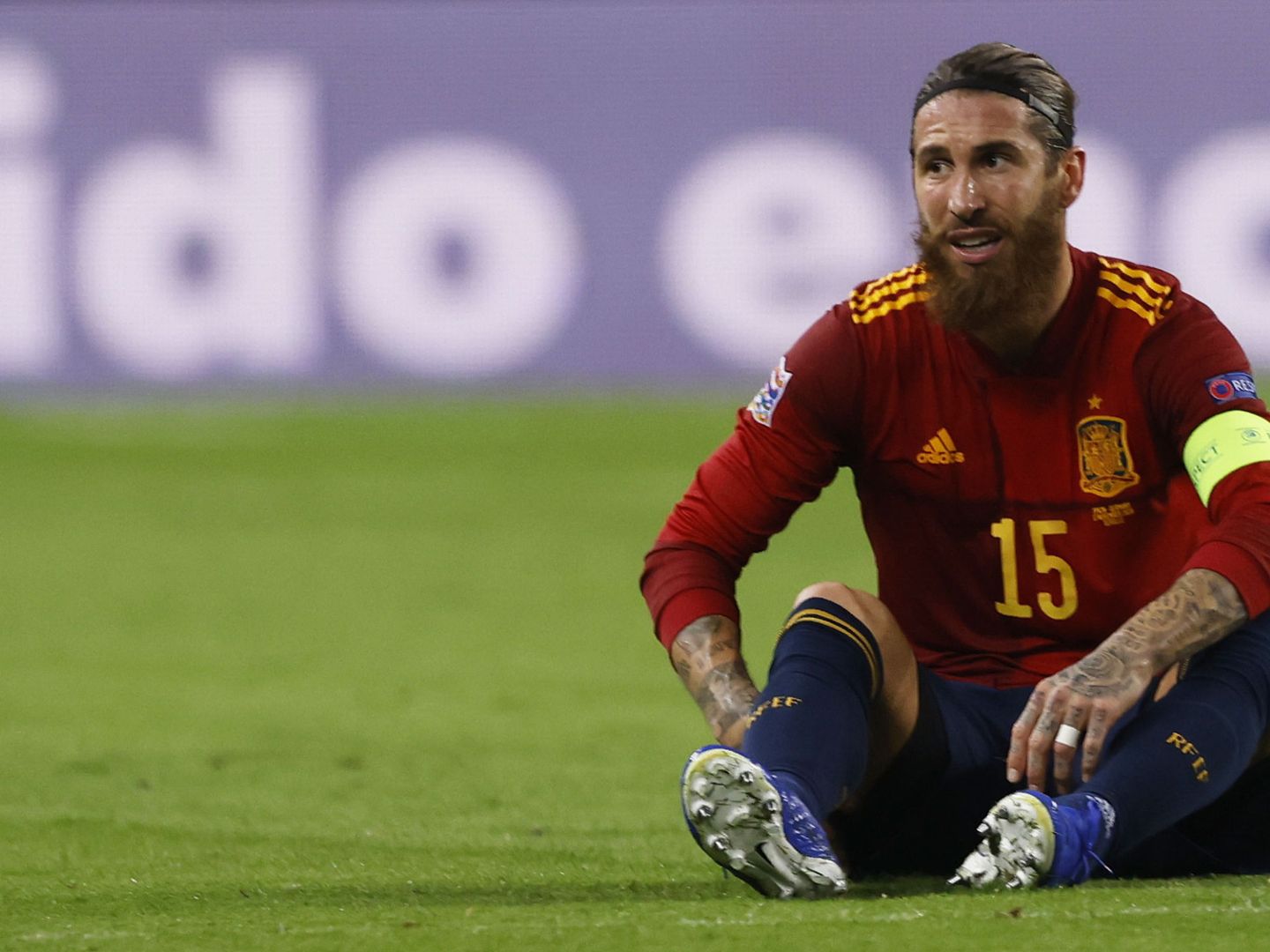 Sergio Ramos, nada más lesionarse durante el España-Alemania disputado en Sevilla. (EFE)