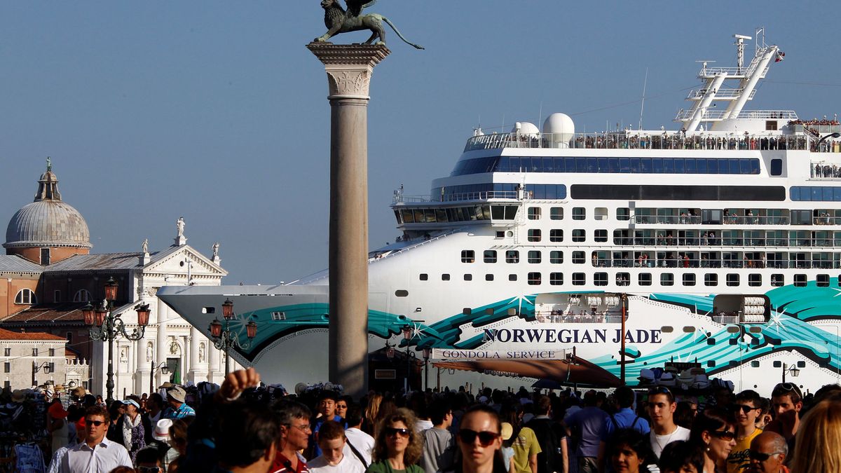 ¡'Arrivederci', Venecia! Italia aprueba un plan para alejar los cruceros y embarcaciones