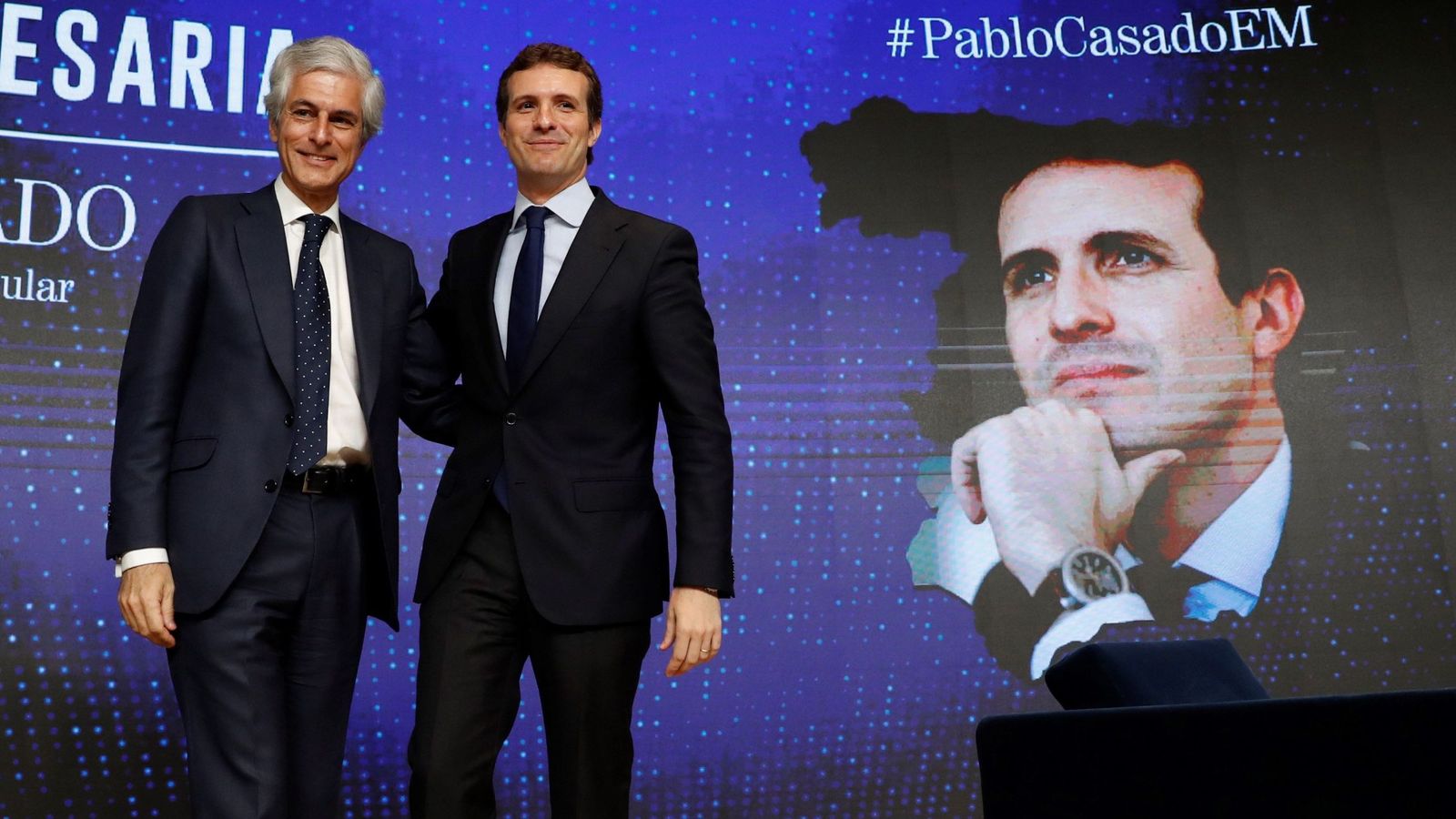 Foto: El presidente del PP, Pablo Casado (d), junto a Adolfo Suárez Illana. (EFE)