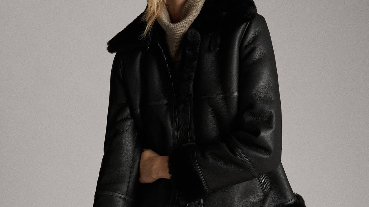 La nueva chaqueta negra de Massimo Dutti que durará años en tu armario