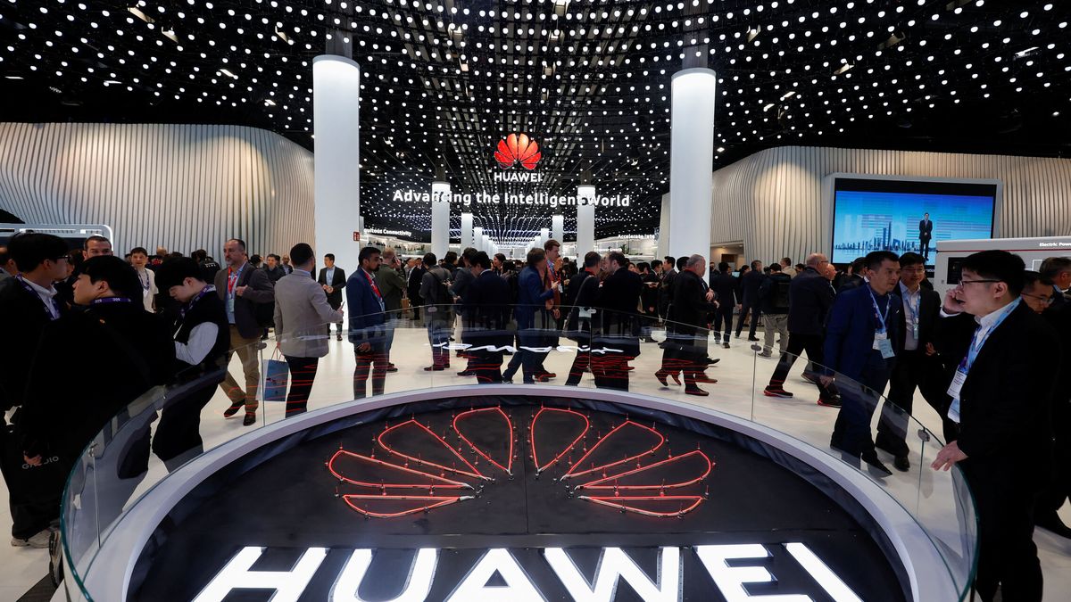 Huawei tiene una ciudad en el MWC: esto explica cómo se ha salvado la joya tecnológica china