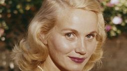 Fallece la actriz Eva Marie Saint a los 102 años: ganó un Oscar, trabajó con Marlon Brando y Cary Grant y fue musa de Alfred Hitchcock 