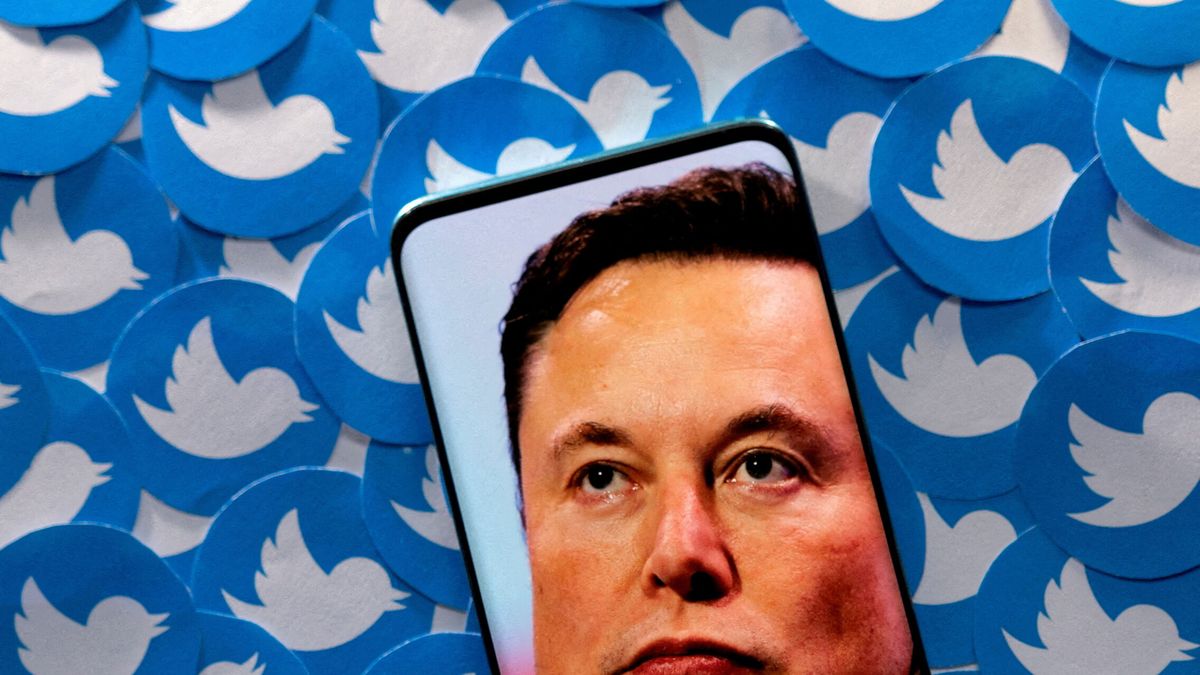 Los usuarios de Twitter votan a favor de echar a Elon Musk de la dirección