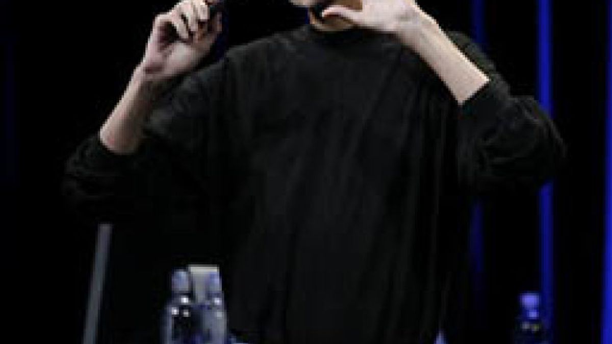 Steve Jobs reaparece para presentar el iPod con cámara de vídeo