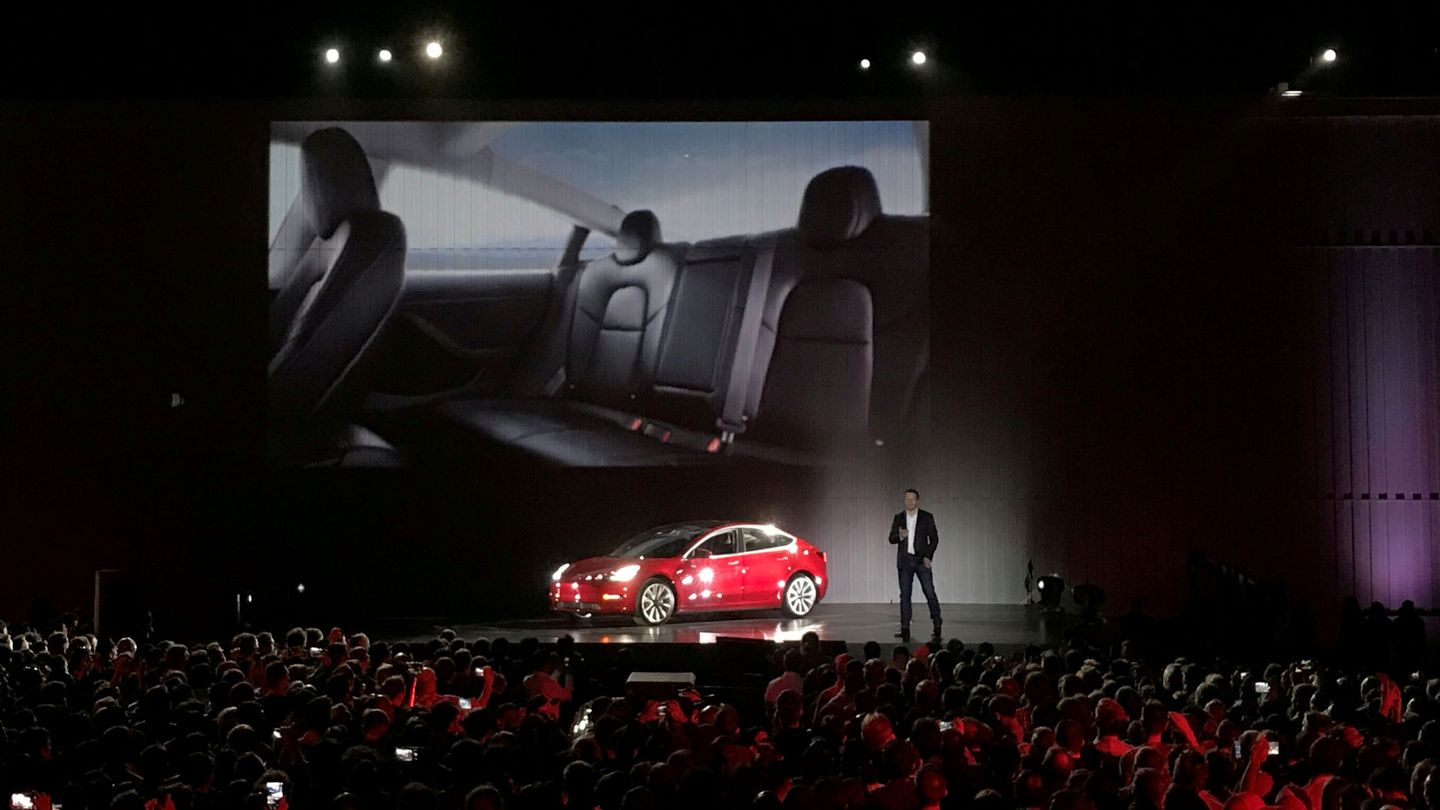 Elon Musk, en la presentación del Tesla 3. (Reuters)