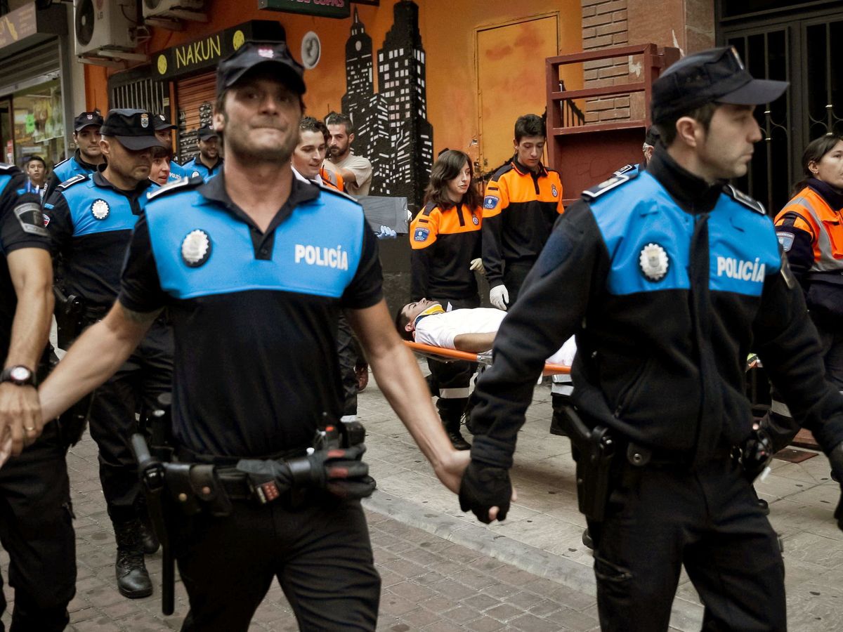 Foto: Agentes de la Policía local en San Sebastián de los Reyes, en una foto de archivo. (EFE/Emilio Naranjo)