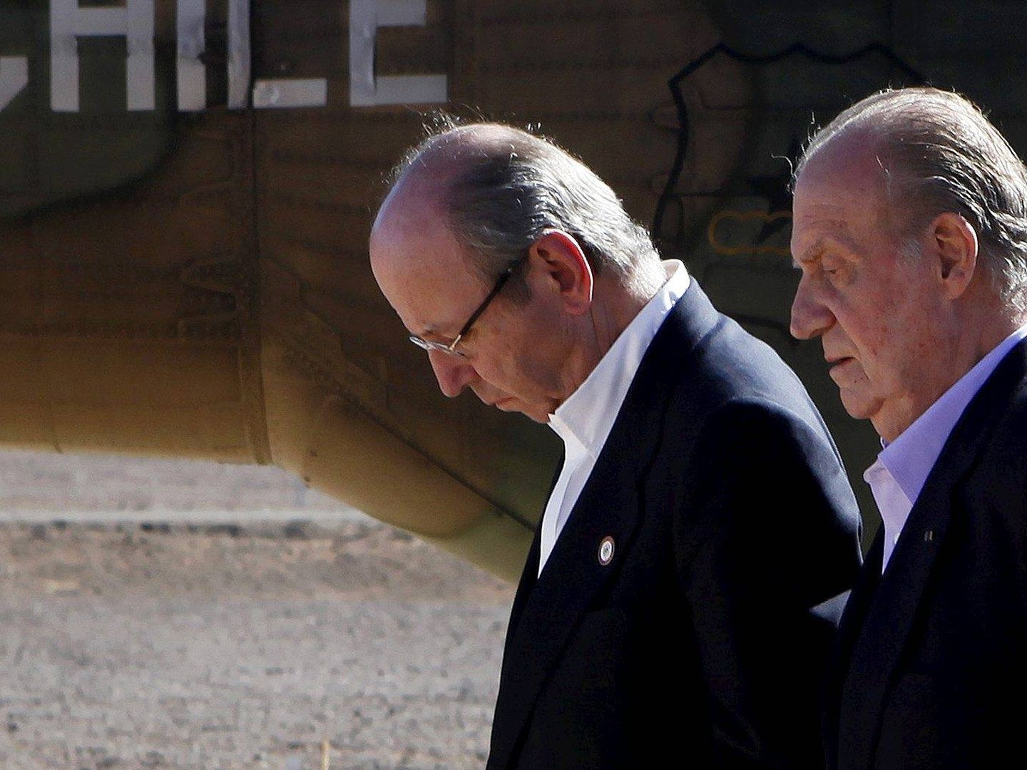 Rafael Spottorno y el rey Juan Carlos, en una imagen de archivo. (EFE)