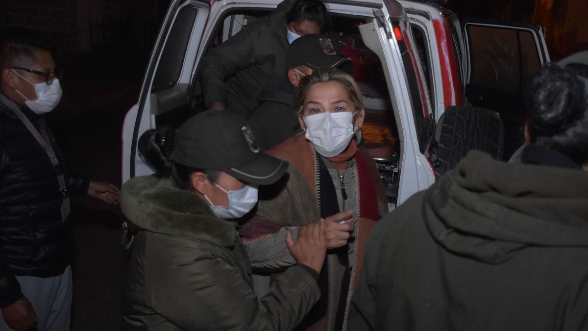 La expresidenta de Bolivia Áñez pide salir de prisión para ser ingresada por una infección