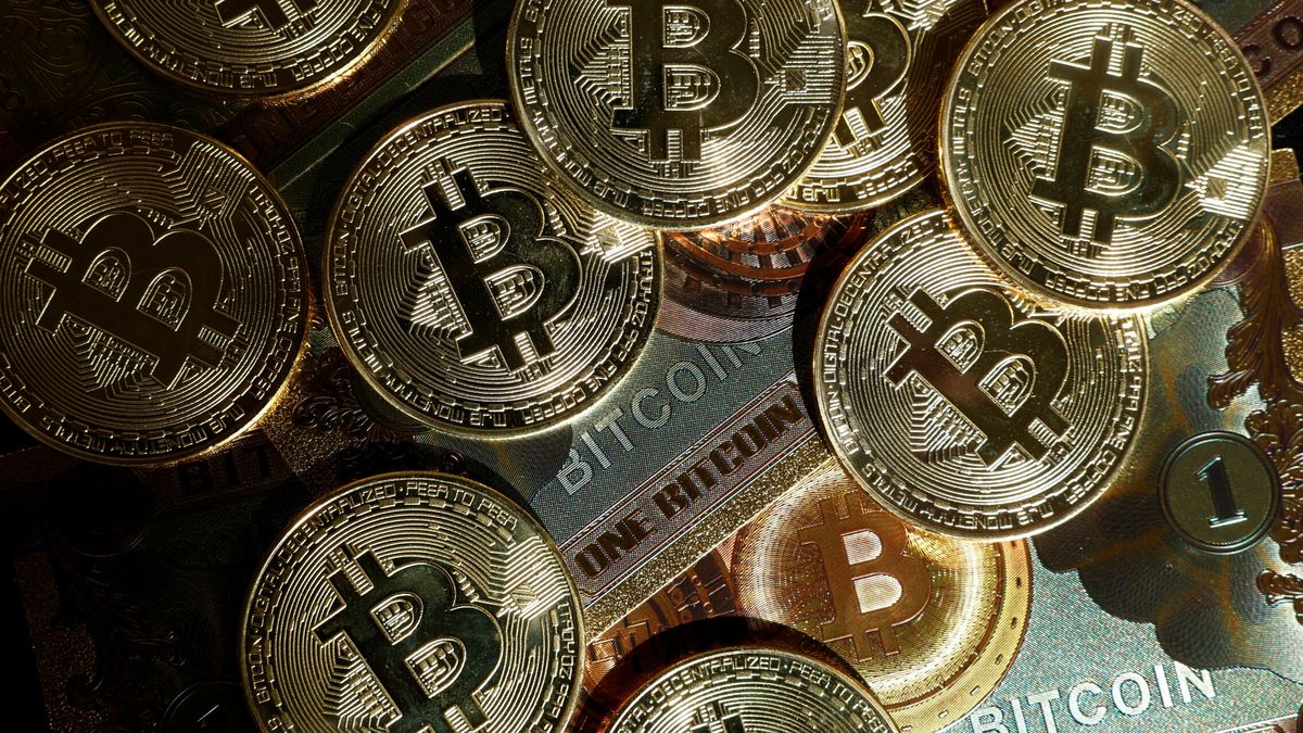 El bitcoin no pisa el freno y revalida sus máximos históricos al batir los 73.200 dólares