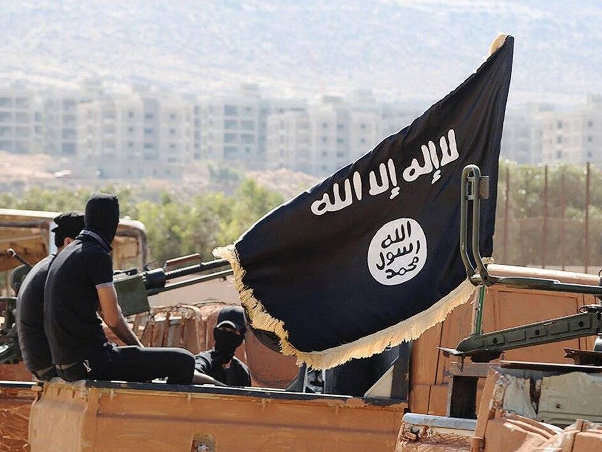 Foto: Una bandera de Estado Islámico. (Reuters/Archivo)