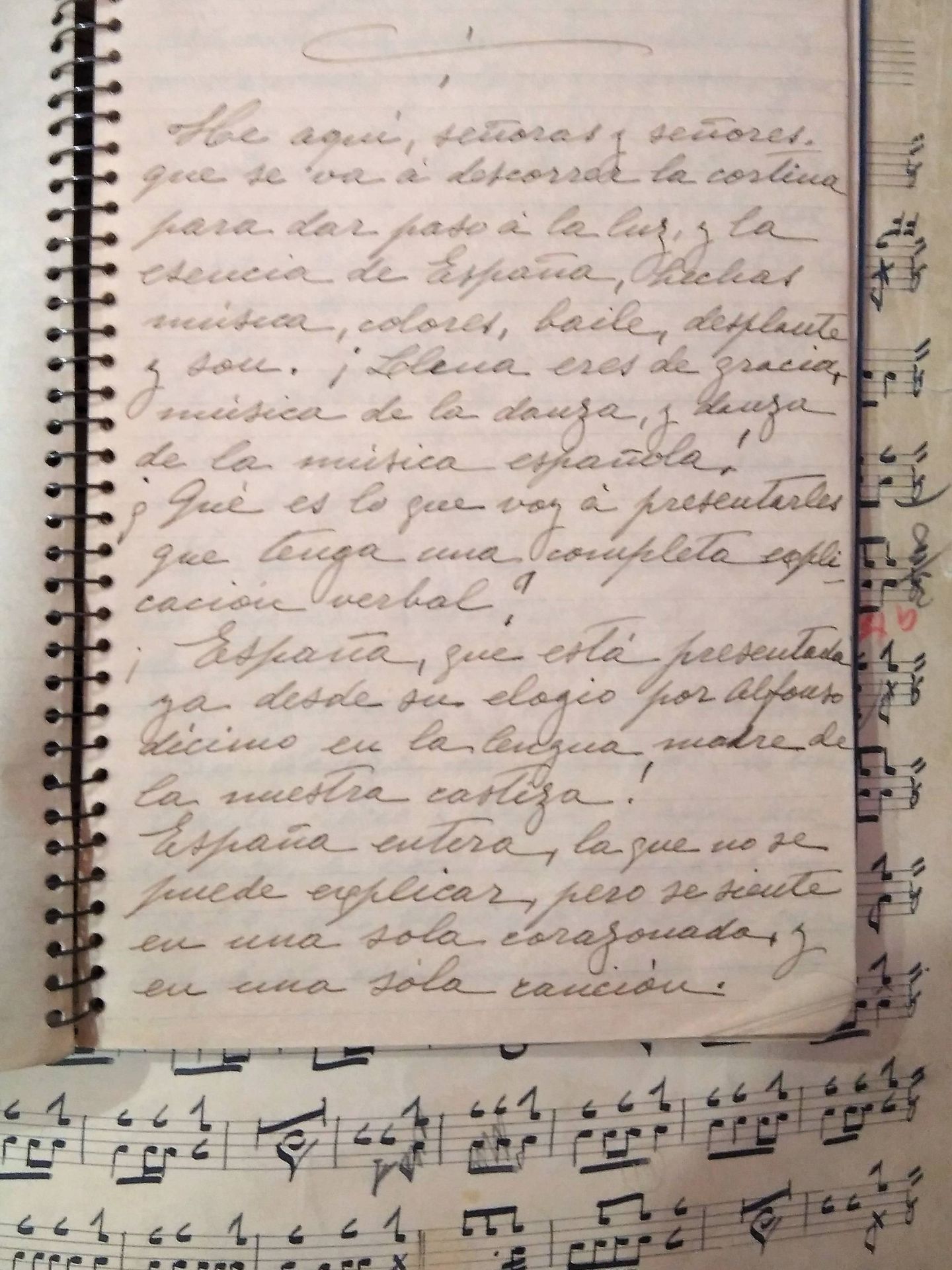 Un cuaderno manuscrito del bailarín. (Ana Ramírez)