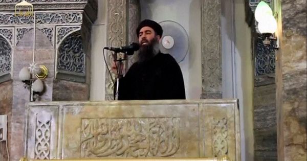 Foto: Al Baghdadi en la proclamación del ´califato´ y la toma de Mosul en 2014. (Reuters)