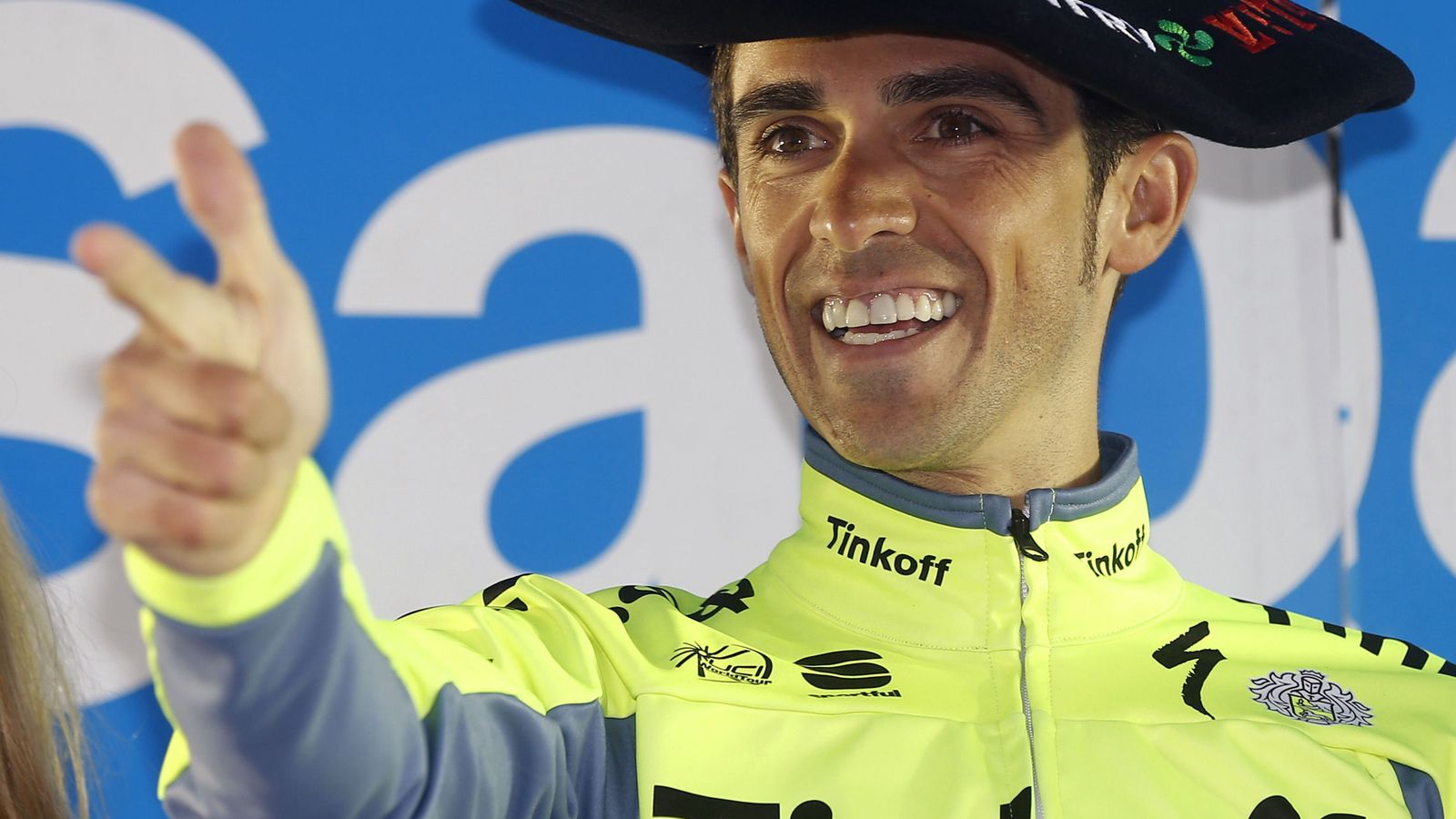 Foto: Contador se lleva a casa su cuarta 'txapela' (Javier Etxezarreta/Efe)