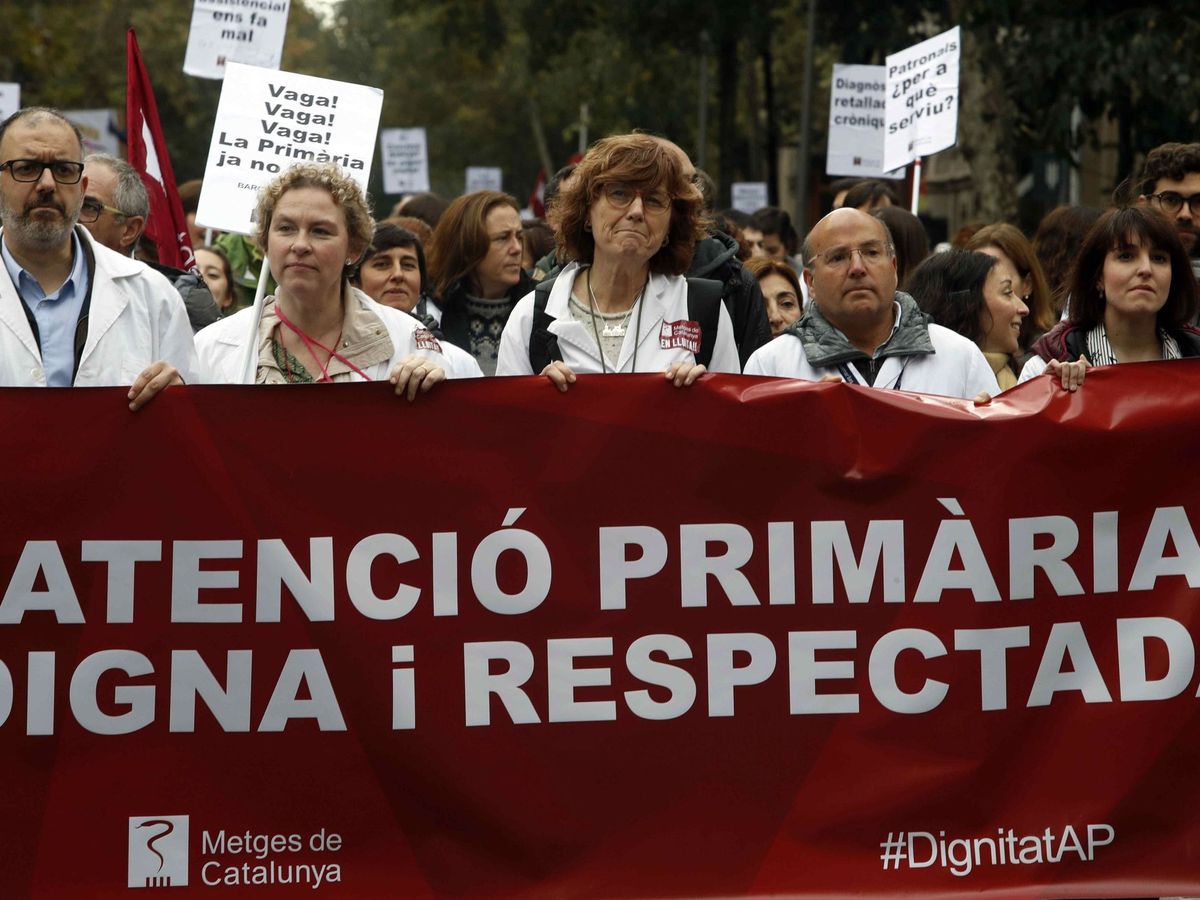 Foto: Comienza la huelga de médicos en Cataluña por unas "condiciones laborales dignas". (EFE/Toni Albir)