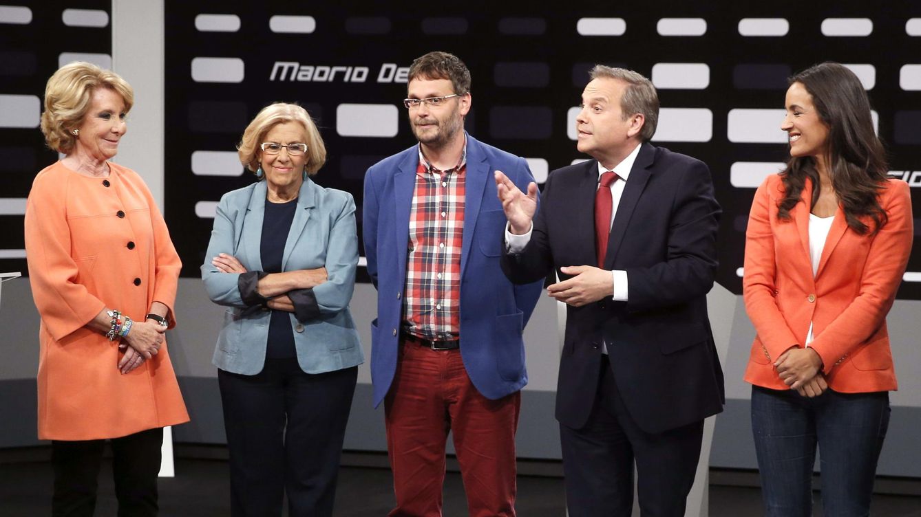 Foto: Aguirre, Carmena, Morcillo, Carmona y Villacís, antes de comenzar el debate de Telemadrid. (Efe)
