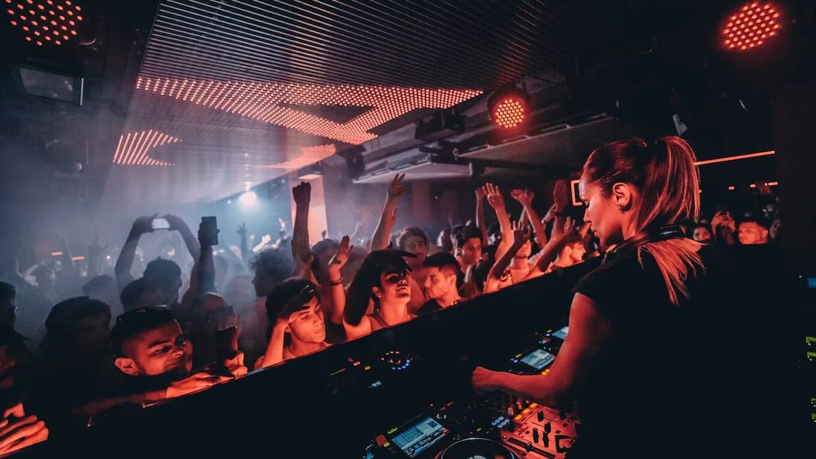 La discoteca de Madrid que arrasa entre fans de la música electrónica: 1.000 m², dos zonas y cuatro barras