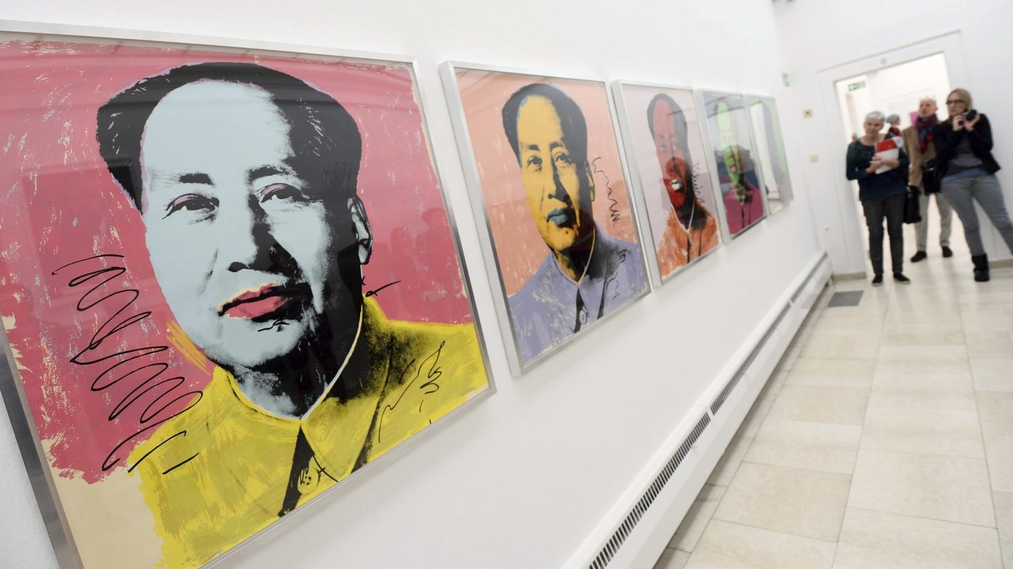Retratos de Andy Warhol dedicados a Mao Tse-Tung en Alemania. (EFE)
