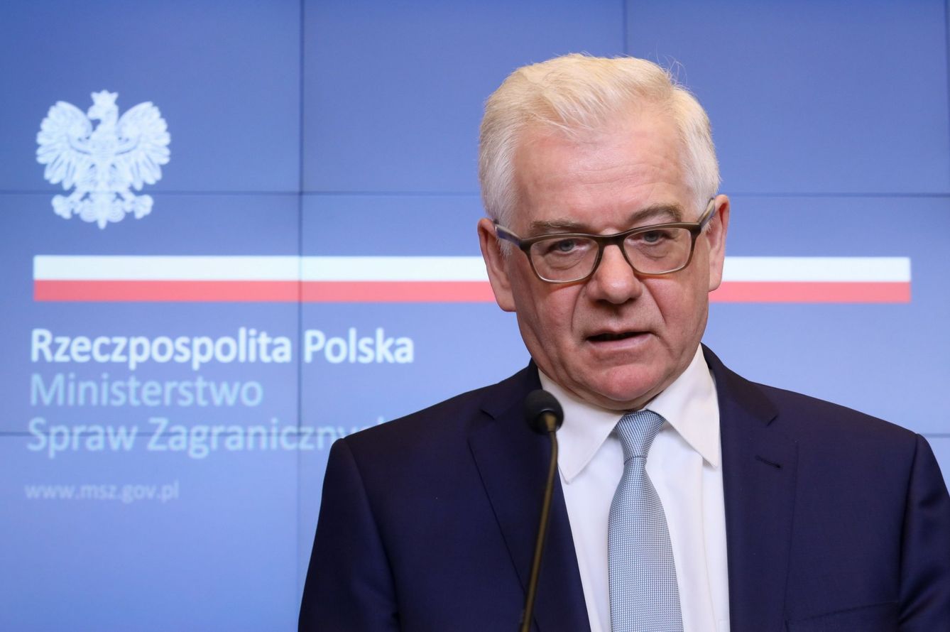 El ministro de Exteriores polaco, Jacek Czaputowicz, ofrece una rueda de prensa en Varsovia, explicando la calificación de 'persona non grata' para cuatro diplomáticos rusos. (EFE)