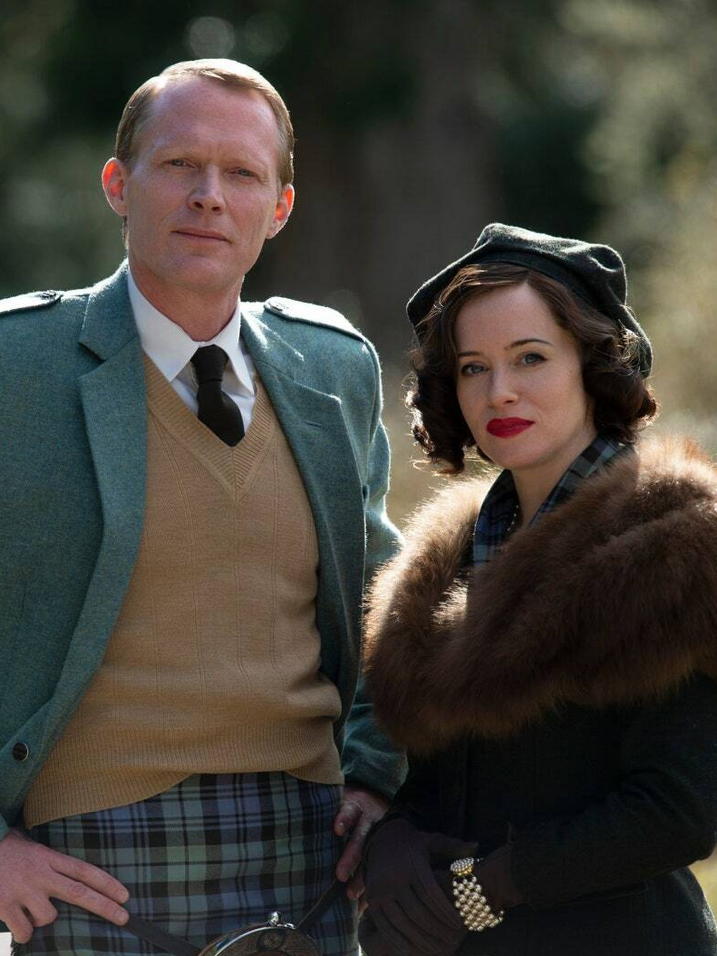 Paul Bettany y Claire Foy como los duques de Argyll en 'A Very British Scandal'. (BBC ONE/HBOmax/Cortesía)