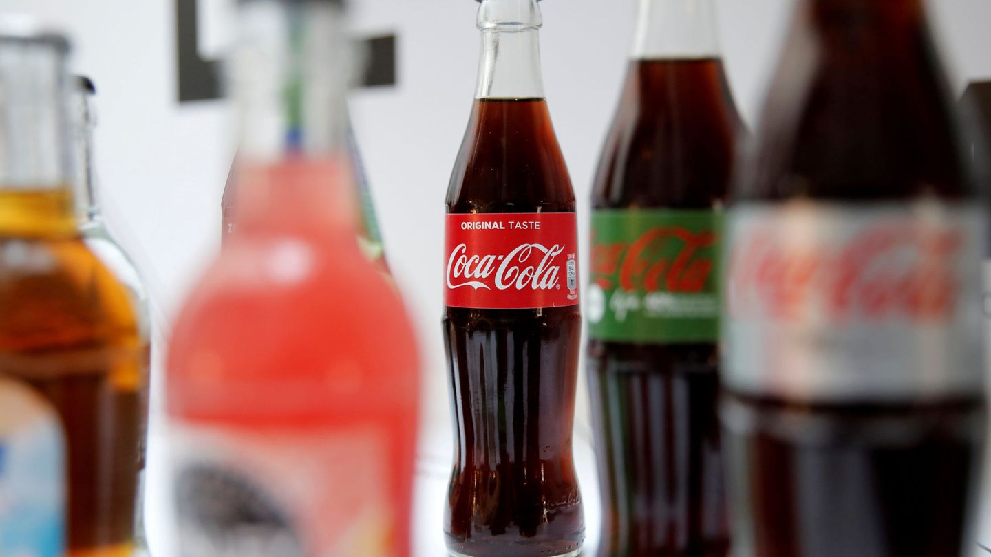 FILE PHOTO: Bottles of Coca-Cola are pictured during a news conference in Paris, France, April 20, 2017. REUTERS Benoit Tessier File Photo         GLOBAL BUSINESS WEEK AHEAD      SEARCH GLOBAL BUSINESS 24 JUL FOR ALL IMAGES