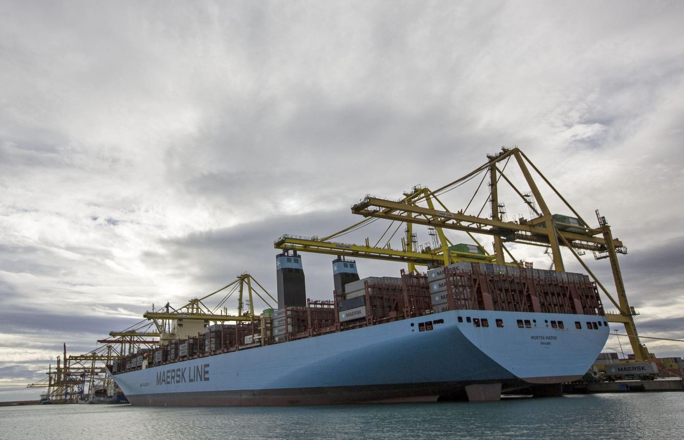 El buque Morten Maersk, un portacontenedores de 400 metros de eslora, en el Puerto de Valencia. (EFE)