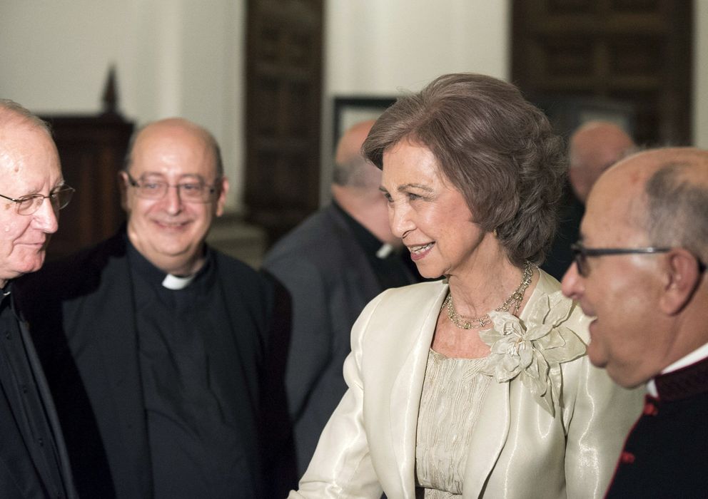 Foto: La reina Sofía, a su llegada a la Catedral (EFE)
