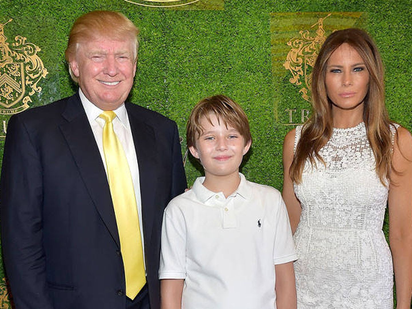 Donald Trump junto a su esposa y su hijo Barron (Gtres)