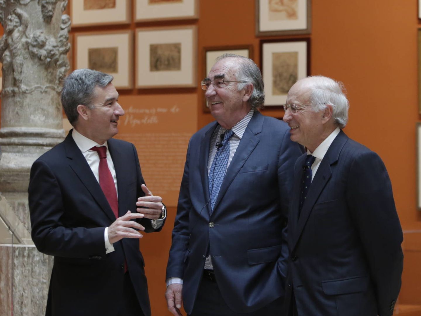 El consejero delegado de Ibercaja, Víctor Iglesias (i), junto al presidente de la Fundación Ibercaja, Amado Franco (c), y el presidente del banco, José Luis Aguirre. (Ibercaja)