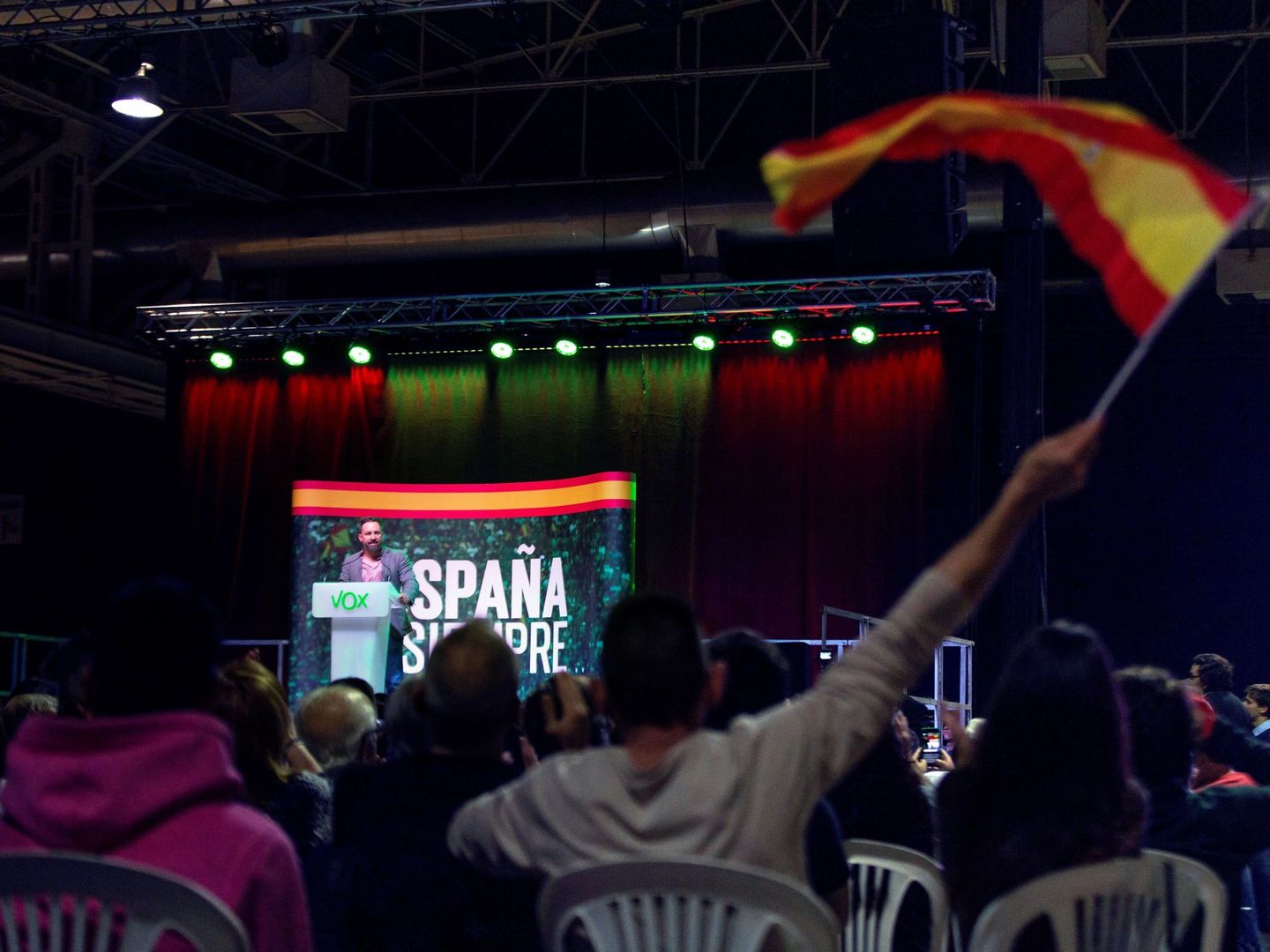 En 2019, el líder de Vox, Santiago Abascal, realizó el acto de inicio de campaña para las elecciones generales en L'Hospitalet, Barcelona. (EFE/Enric Fontcuberta)