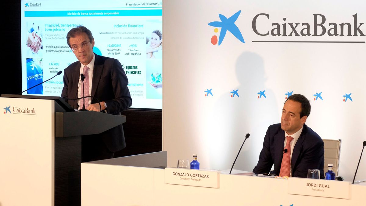 Caixabank vende a Testa 1.500 viviendas y activa su plan para quitarse adjudicados