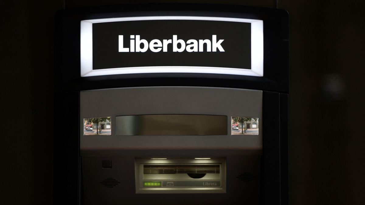 Vía libre para bajistas: ¿quién se atreve a ir contra Liberbank?