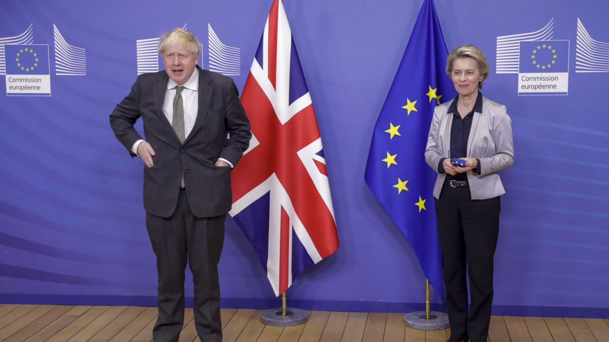 La UE y Reino Unido deciden seguir negociando la relación futura a contrarreloj