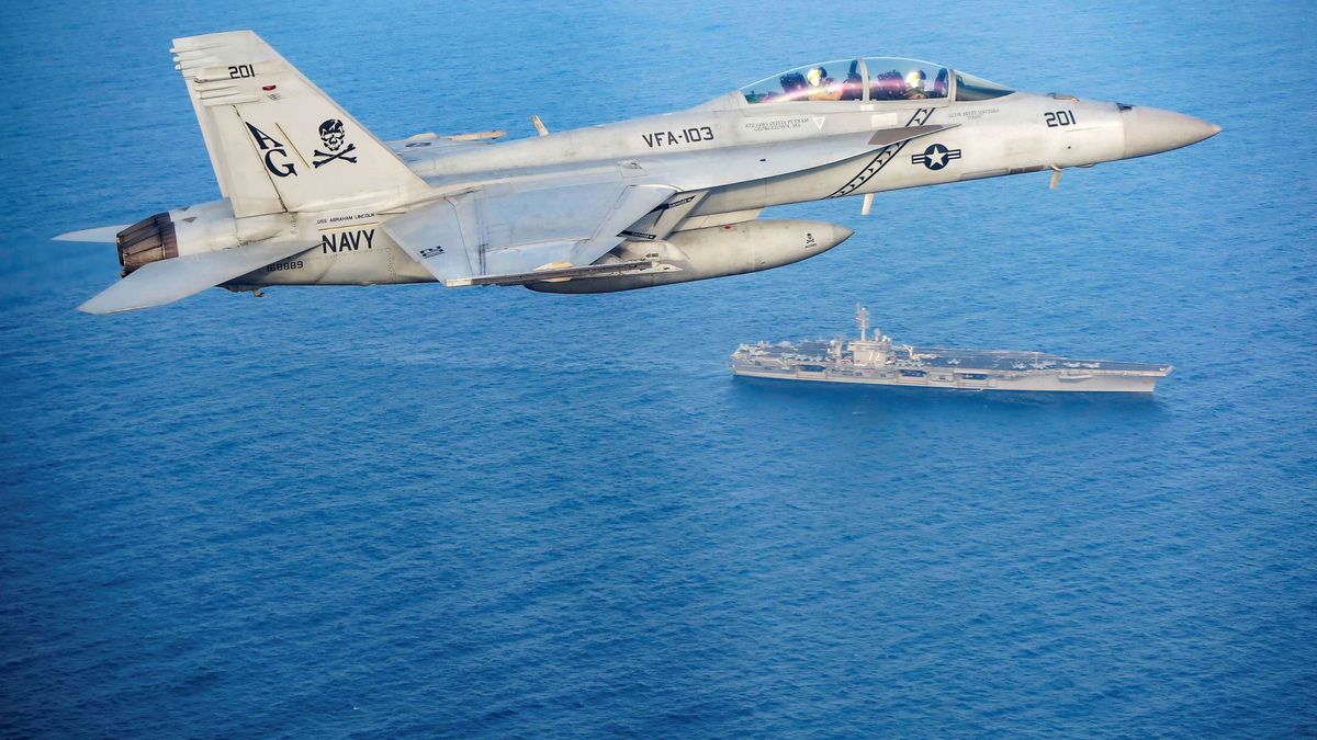 Portaaviones, guerra electrónica y F-35: el avanzado arsenal de EEUU para atacar Irán