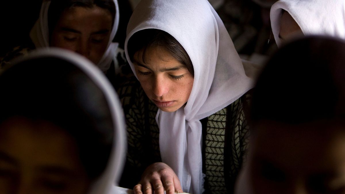 Afganos en Europa: "Me aterra la imagen de mi hijo seducido por los talibanes"
