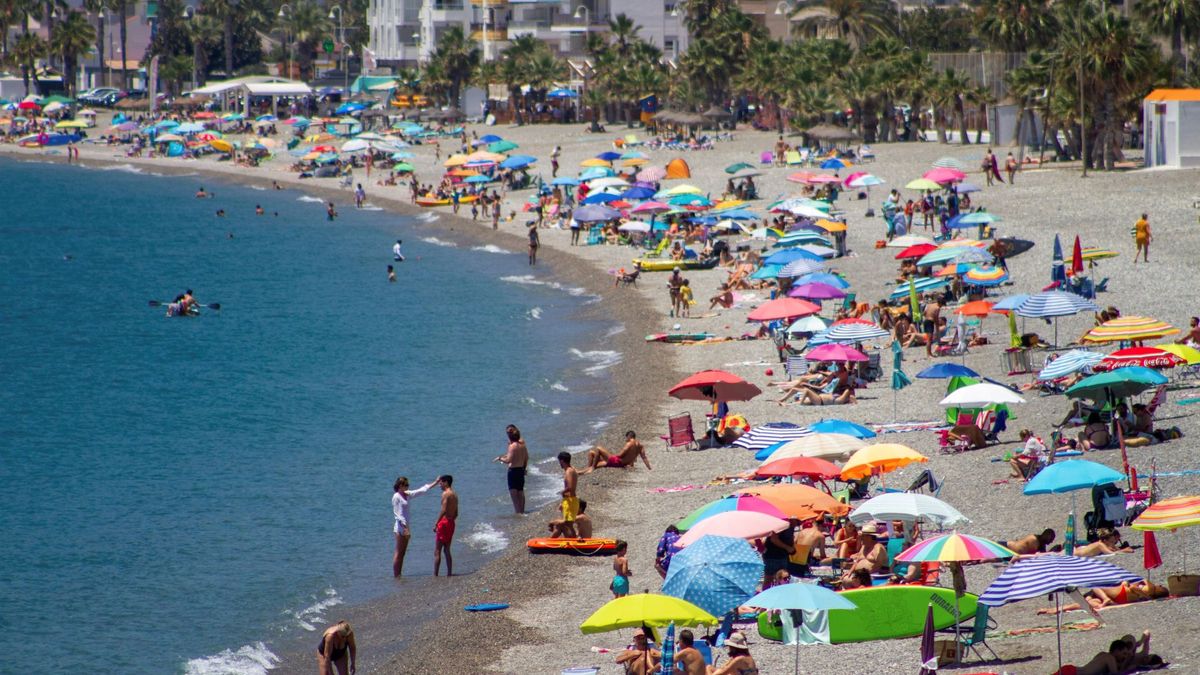 España afronta una semana de calor y fin de semana con tormentas  