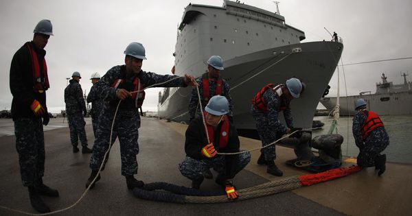 Foto: Trabajadores estadounidenses en la base naval de Rota. (Reuters)