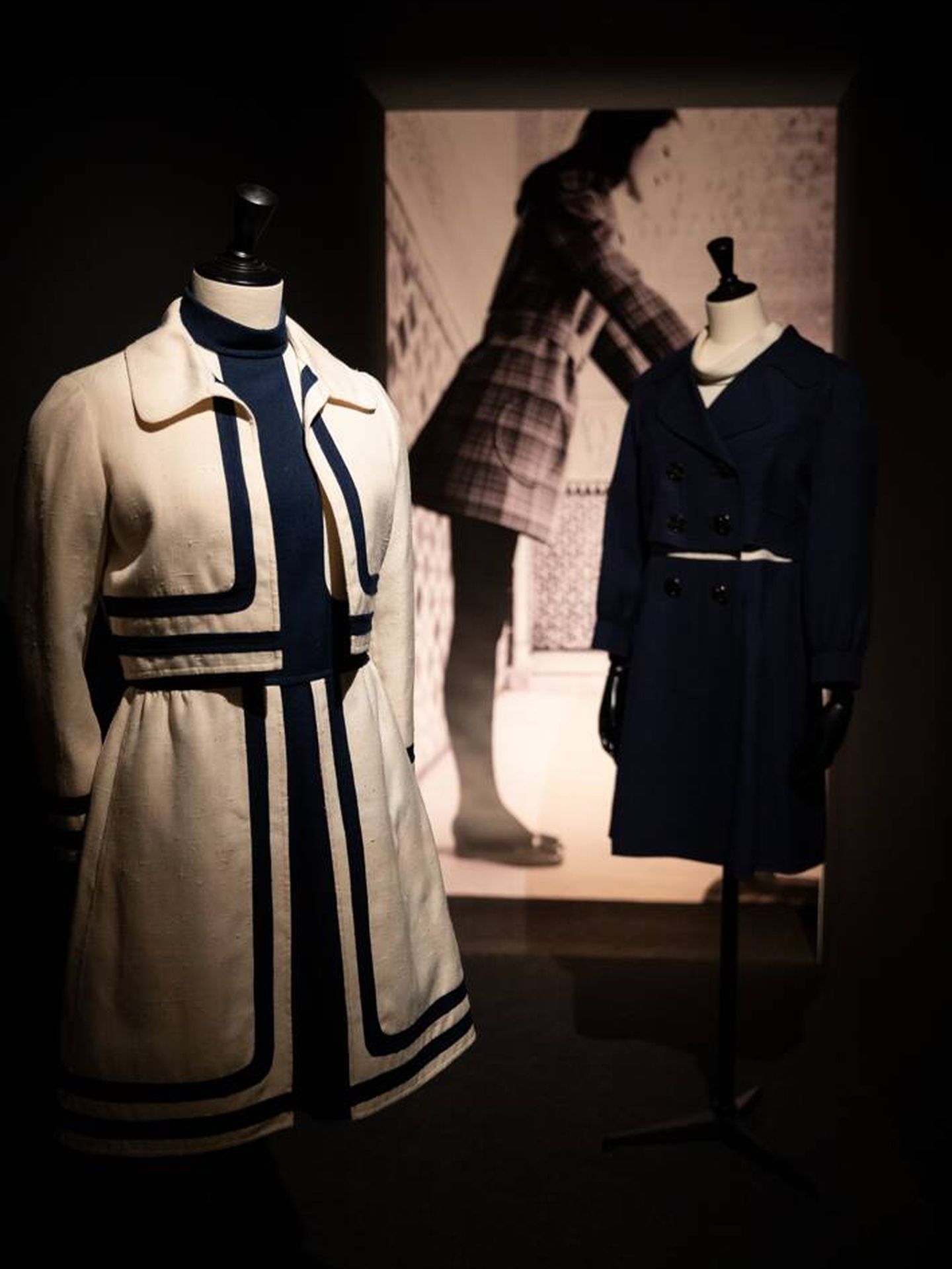 Conjunto de vestido y chaqueta en tafetán de algodón y lino de Elio Berhanyer, 1970. (Cortesía)