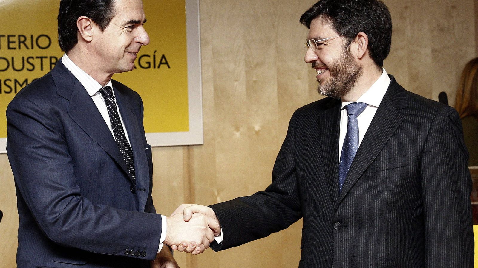 Foto: Soria y Nadal, durante la toma posesión del segundo como secretario de Estado. (EFE)