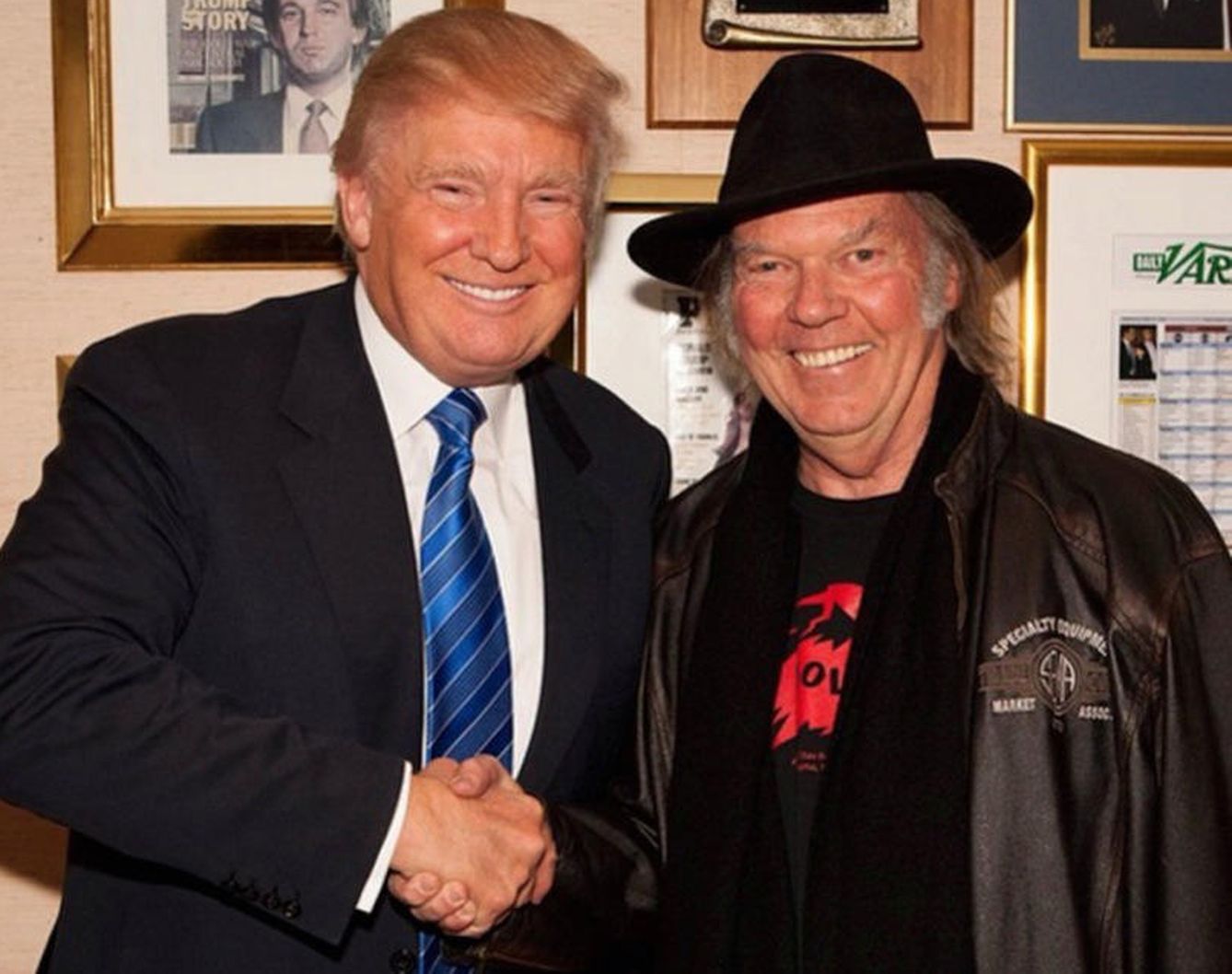 Neil Young y Donald Trump, todo sonrisas