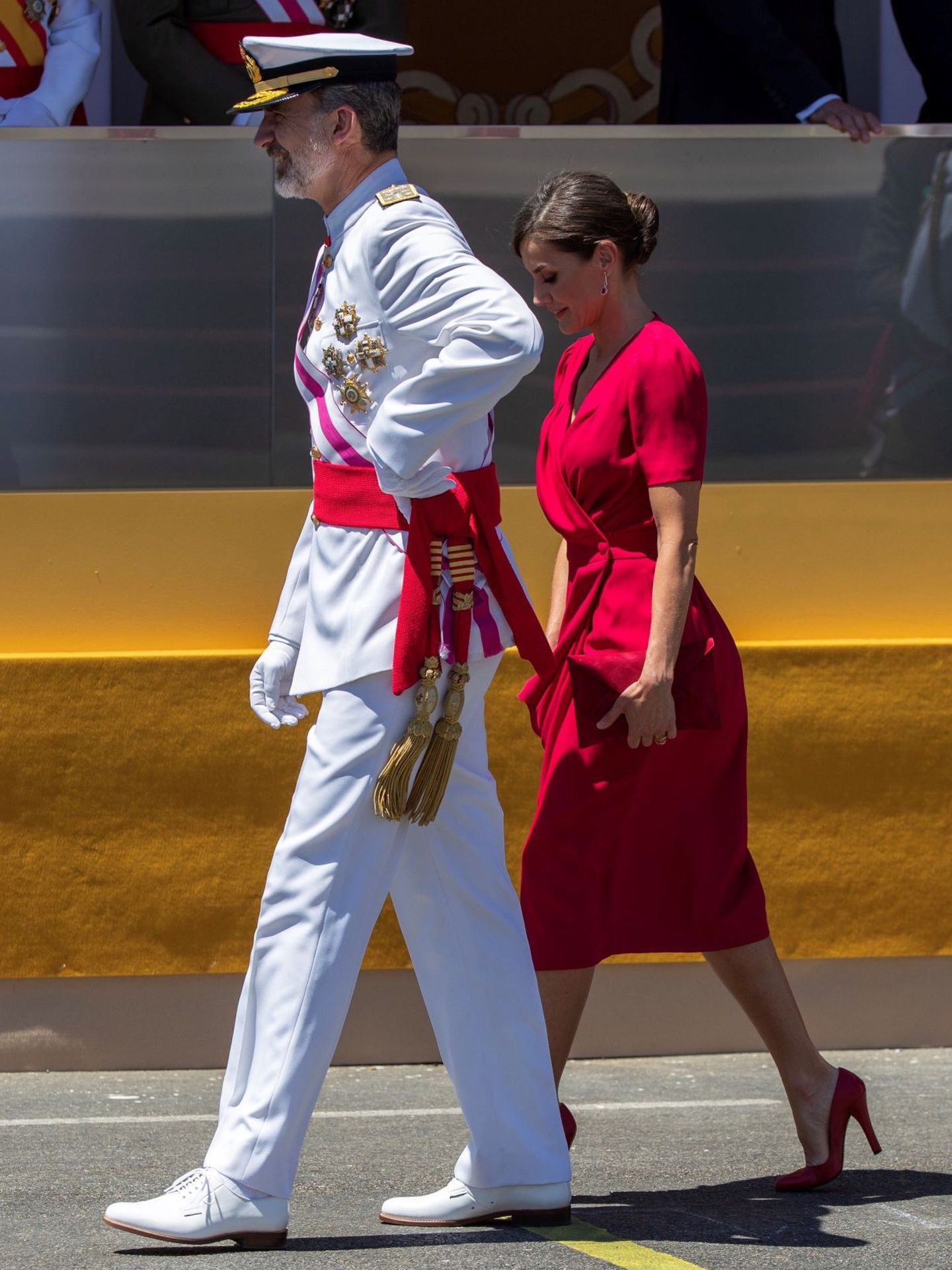 Los reyes Felipe y Letizia, en el desfile de las Fuerzas Armadas de 2019. (EFE)