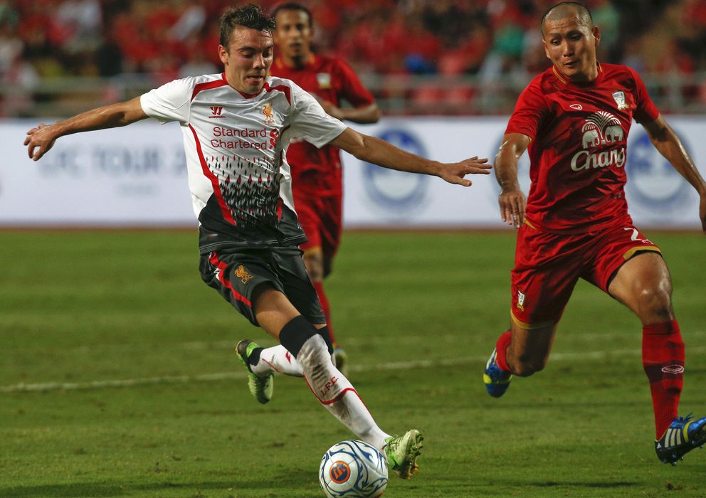 Foto: Aspas, en un partido con la camiseta del Liverpool (Reuters).