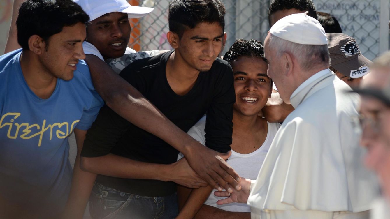 Foto: El Papa Francisco, durante su visita a la isla de Lesbos (Efe)