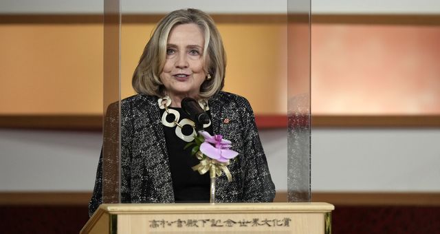 Hillary Clinton, en una conferencia en Tokio. (EFE/Franck Robichon)