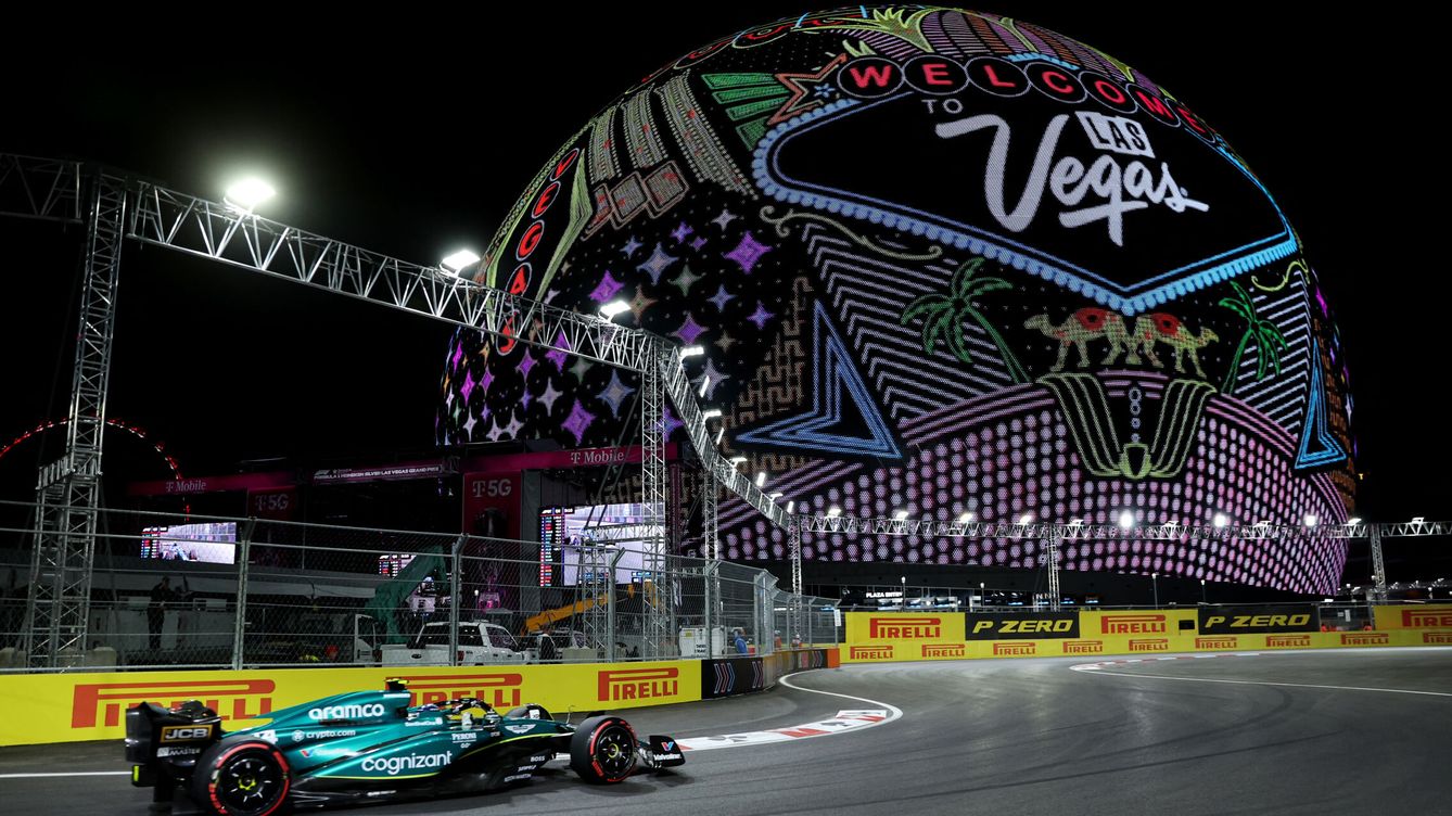 Foto: Fernando Alonso en la clasificación del GP de Las Vegas (REUTERS / Mike Blake)