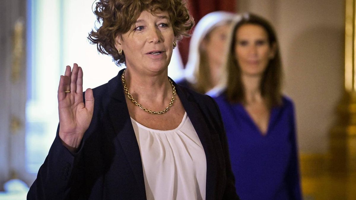 Petra de Sutter, la primera mujer transexual elegida ministra en Europa
