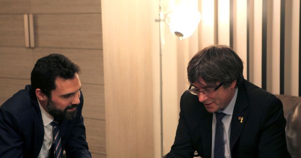 Foto: Roger Torrent, con Puigdemont en Waterloo. (EFE)
