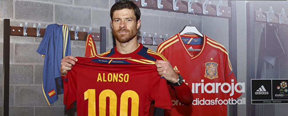 Foto: Xabi Alonso se convertirá hoy en el quinto jugador español en ser 'centenario'
